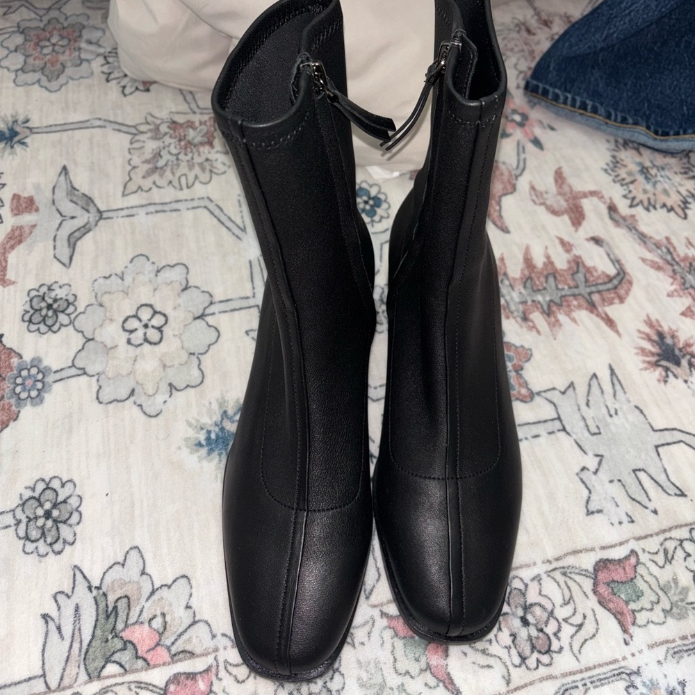 Quince Italian leather stretch sock bootie - Picture 5 of 5
